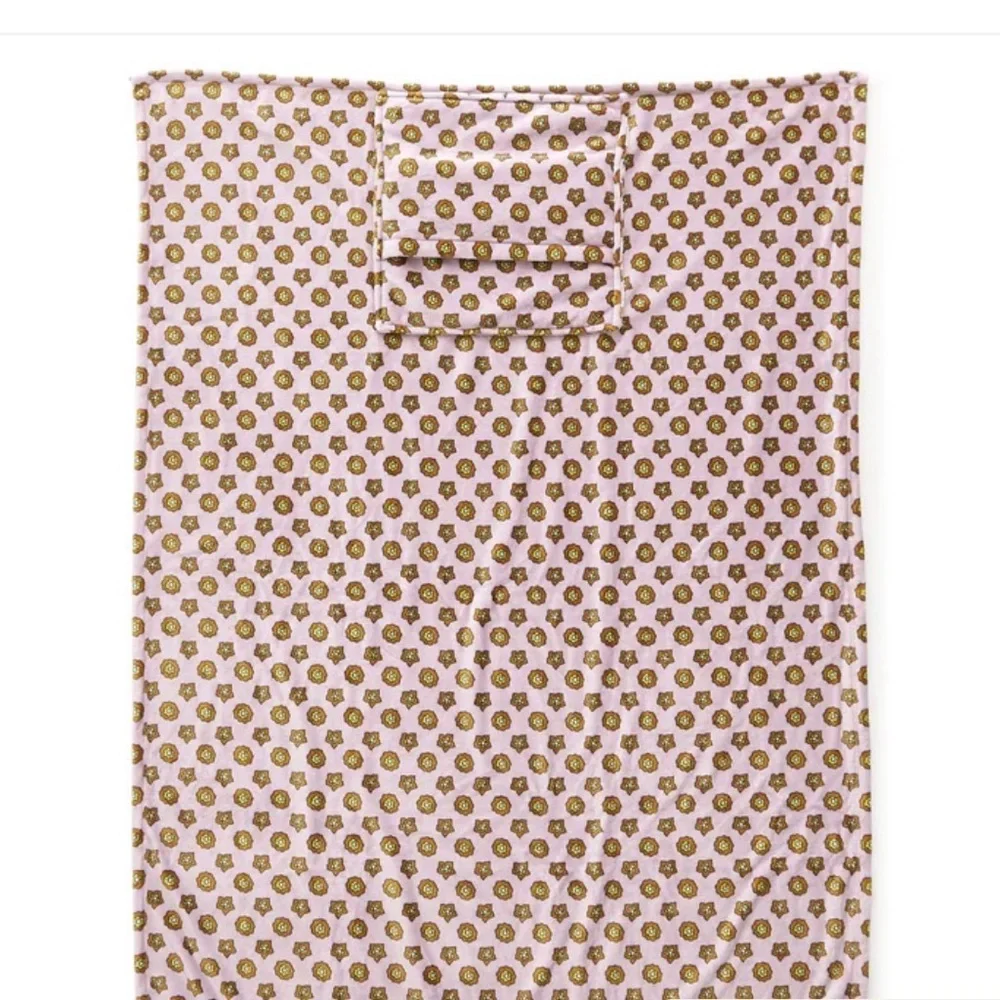 Vera Bradley Plush TravelBlanket in Fleece in Mini Flower Dot Lavender Frost NWT